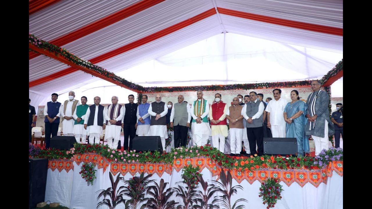 As decided by the party, only Patel took the oath. The council of ministers will take oath during the next few days after their names are finalised, BJP sources said. Pic/Pallav Paliwal